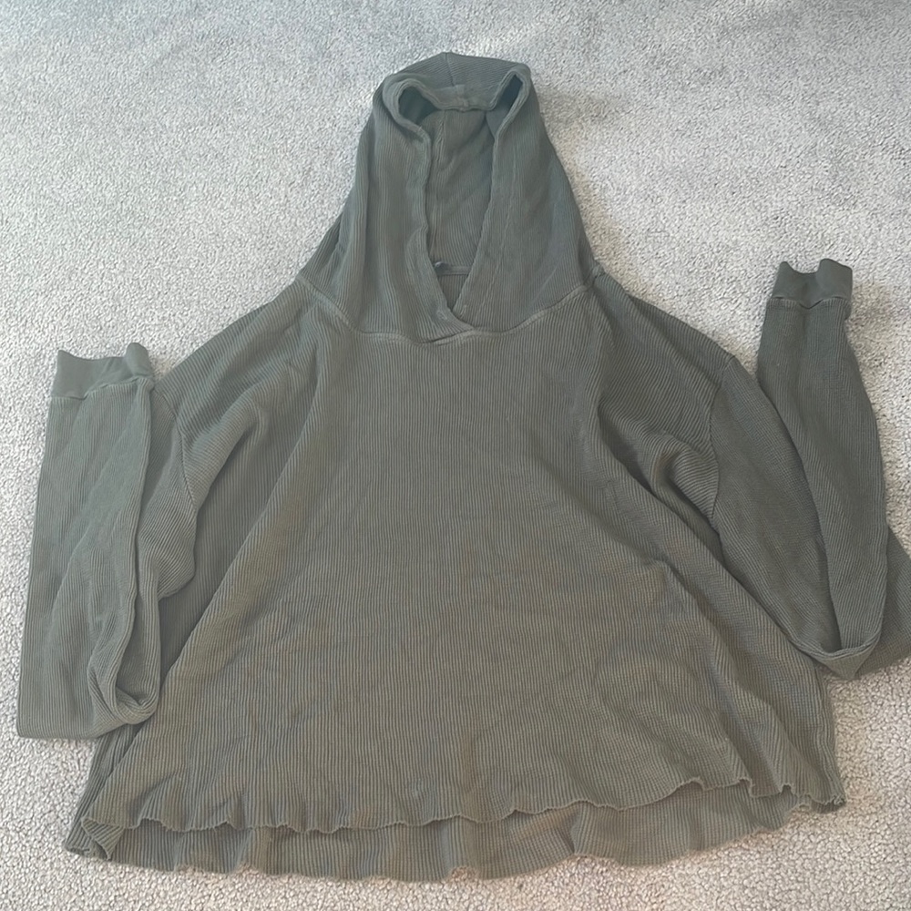 Brandy Melville small cropped long sleeve